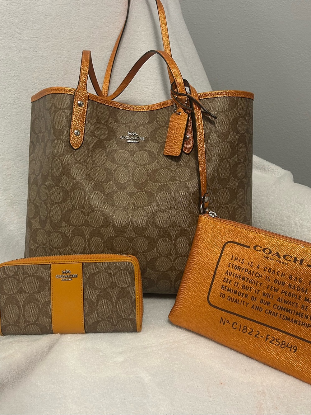 Coach Brown Signature Canvas Tote with Oran Leather Trim & Matching Wallet Pouch - Picture 1 of 11